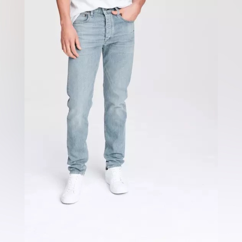 Fit 2 Mid-Rise - Fire Island
Slim Fit Light Indigo Jean